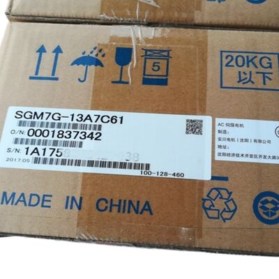 Le moteur de servo Yaskawa SGM7G-13A7C61 ou SGM7G13A7C61 Nouveau