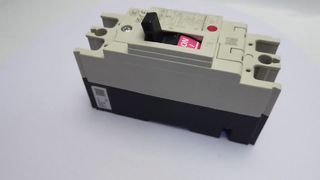 Disjoncteur à boîtier moulé Mitsubishi NF32-SV2P5A