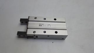 Pince pneumatique angulaire SMC MHY2-25D2-M9BAV 180°